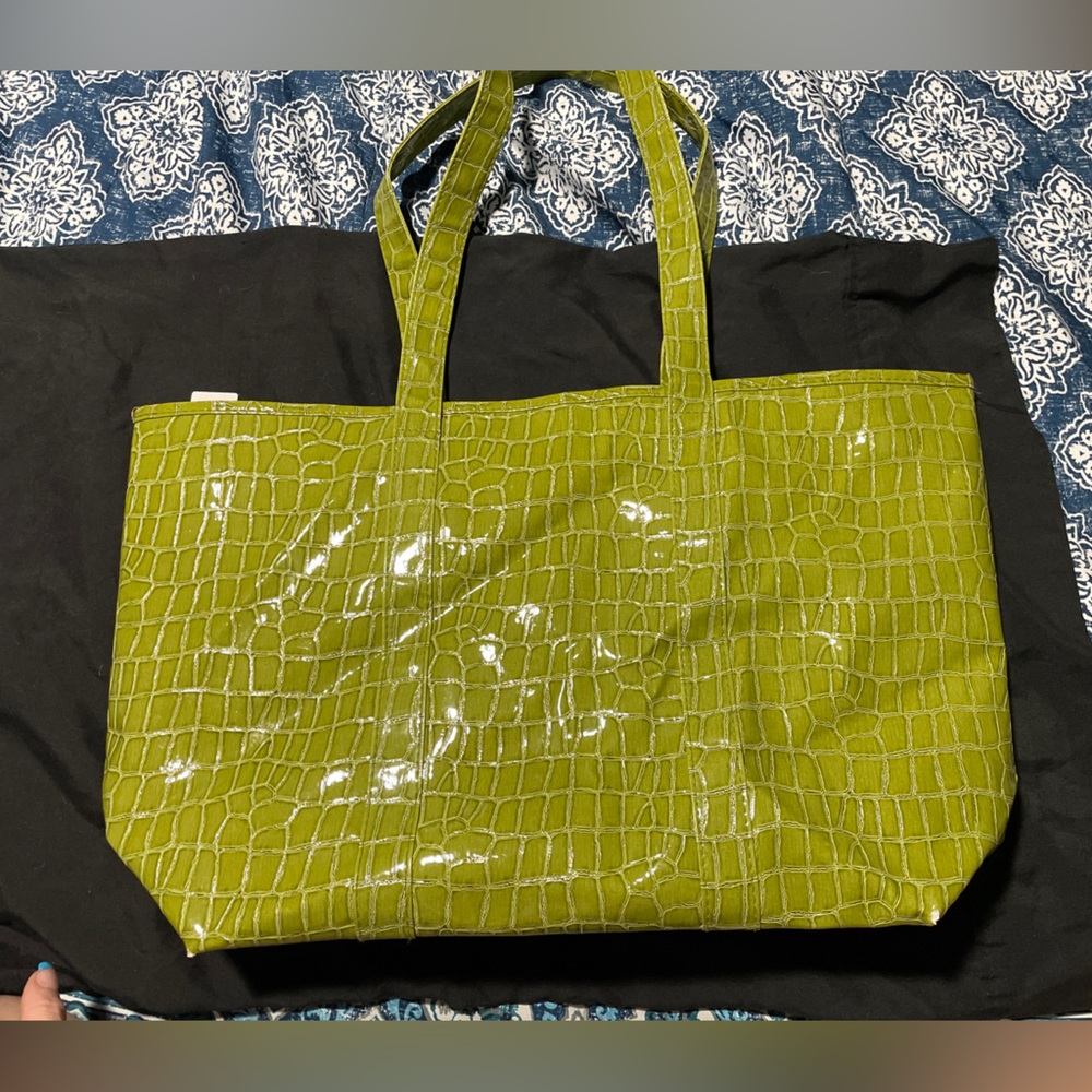 DISNEY Walt Disney World Disneyland Resort Green Animal Print Tote Shoulder Bag
